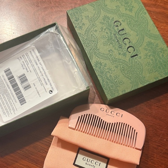 Gucci Accessories - Gucci Pink Beauty Comb